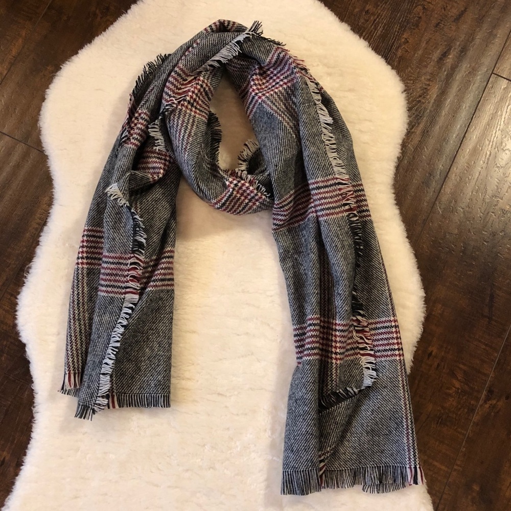 NWOT Just Jamie Houndstooth Plaid Frayed Trim